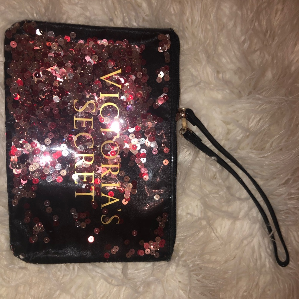 Vs Wristlet